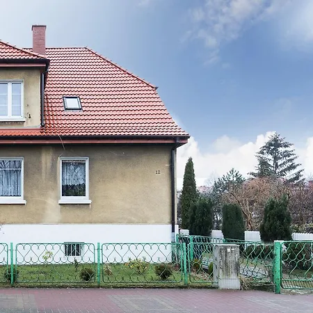 Economy Apartament Z Ogrodem W Centrum Апартаменты Колобжег