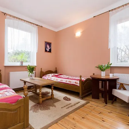Economy Apartament Z Ogrodem W Centrum Апартаменты *