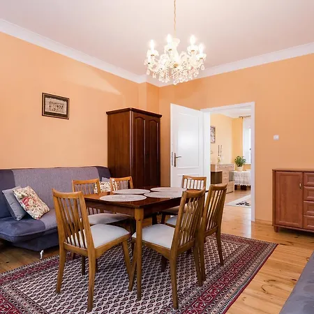 Economy Apartament Z Ogrodem W Centrum Колобжег