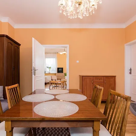 Economy Apartament Z Ogrodem W Centrum Апартаменты Колобжег