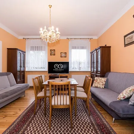 Economy Apartament Z Ogrodem W Centrum Апартаменты *