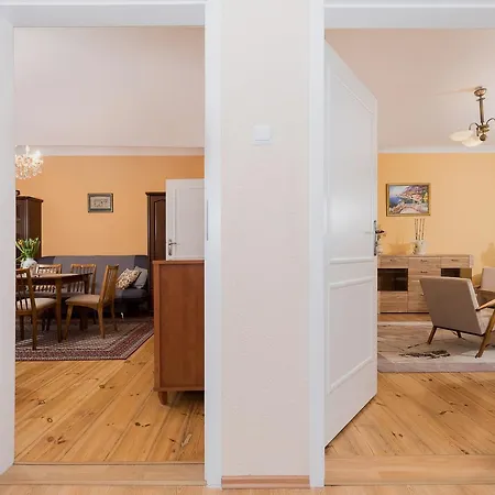 Economy Apartament Z Ogrodem W Centrum Колобжег